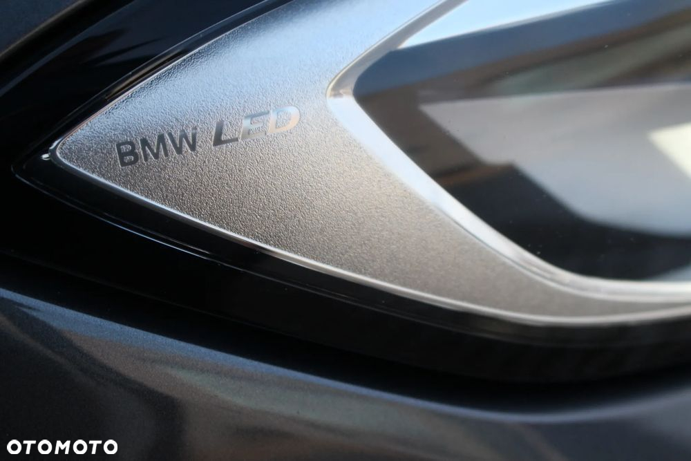 BMW Seria 3 318d Touring Advantage - 38