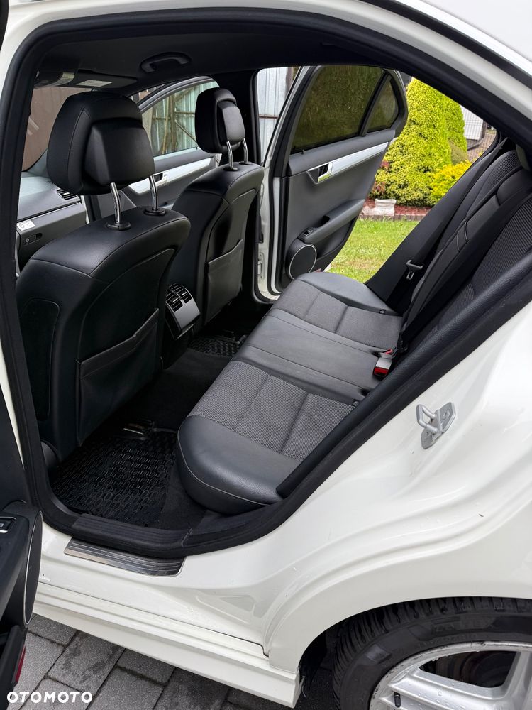 Mercedes-Benz Klasa C 230 Avantgarde - 11