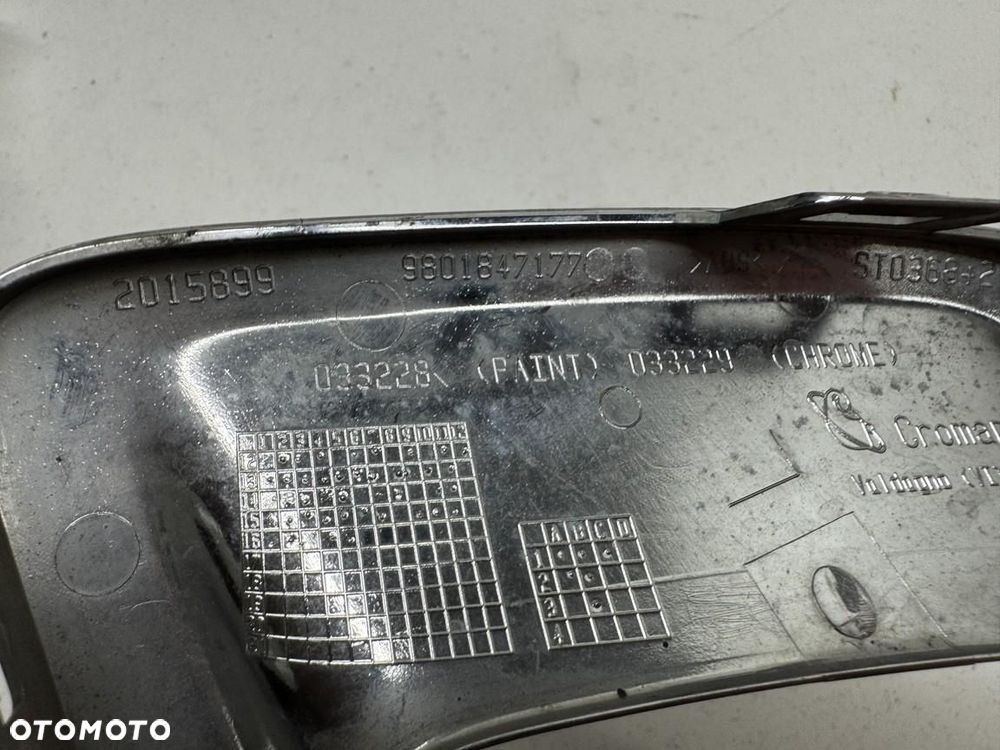 Prawa kratka  Citroen c3 Picasso 9801647177 - 3