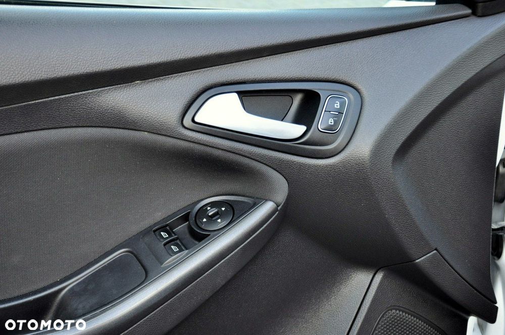 Ford Focus - 36
