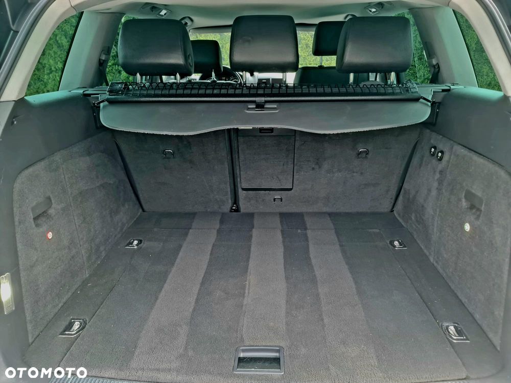 Volkswagen Touareg 3.2 V6 Automatik Individual - 37
