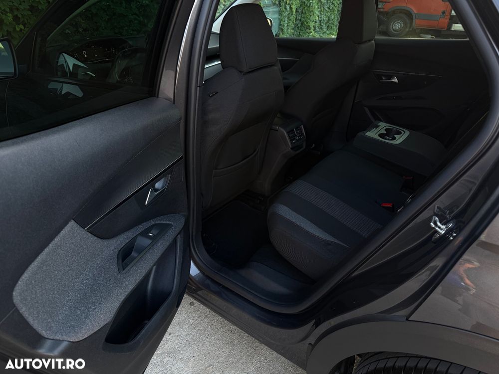 Peugeot 3008 1.2 PureTech Turbo S&S EAT8 Allure - 13