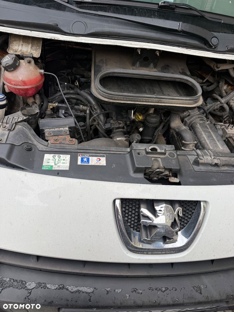 Peugeot Expert - 8