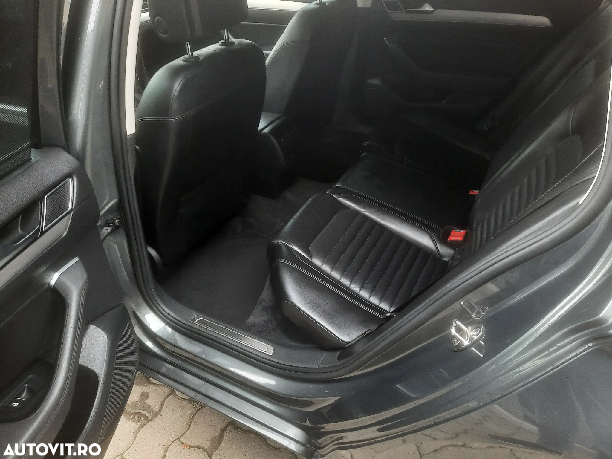 Volkswagen Passat Variant 2.0 TDI 4Motion Highline - 8