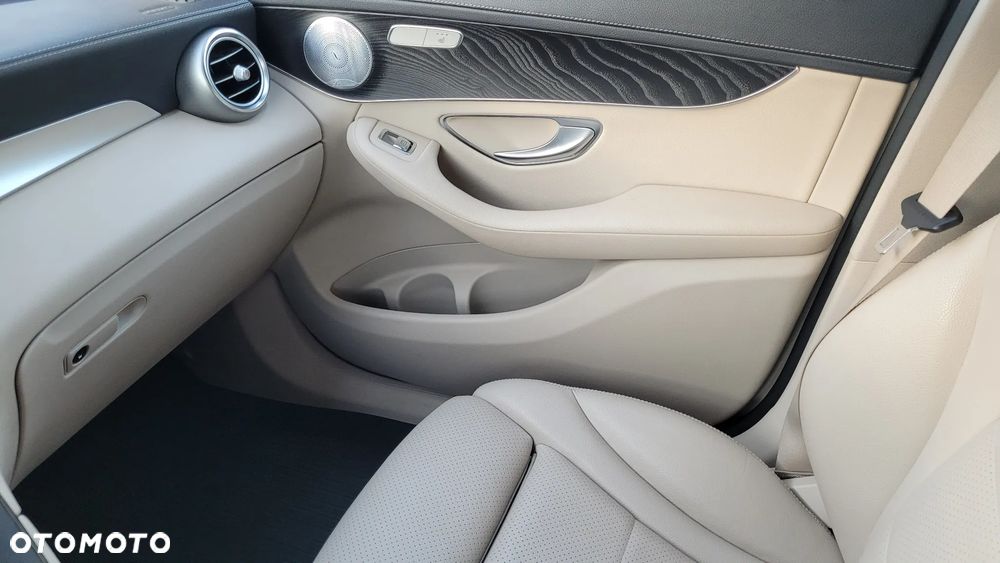 Mercedes-Benz GLC - 36