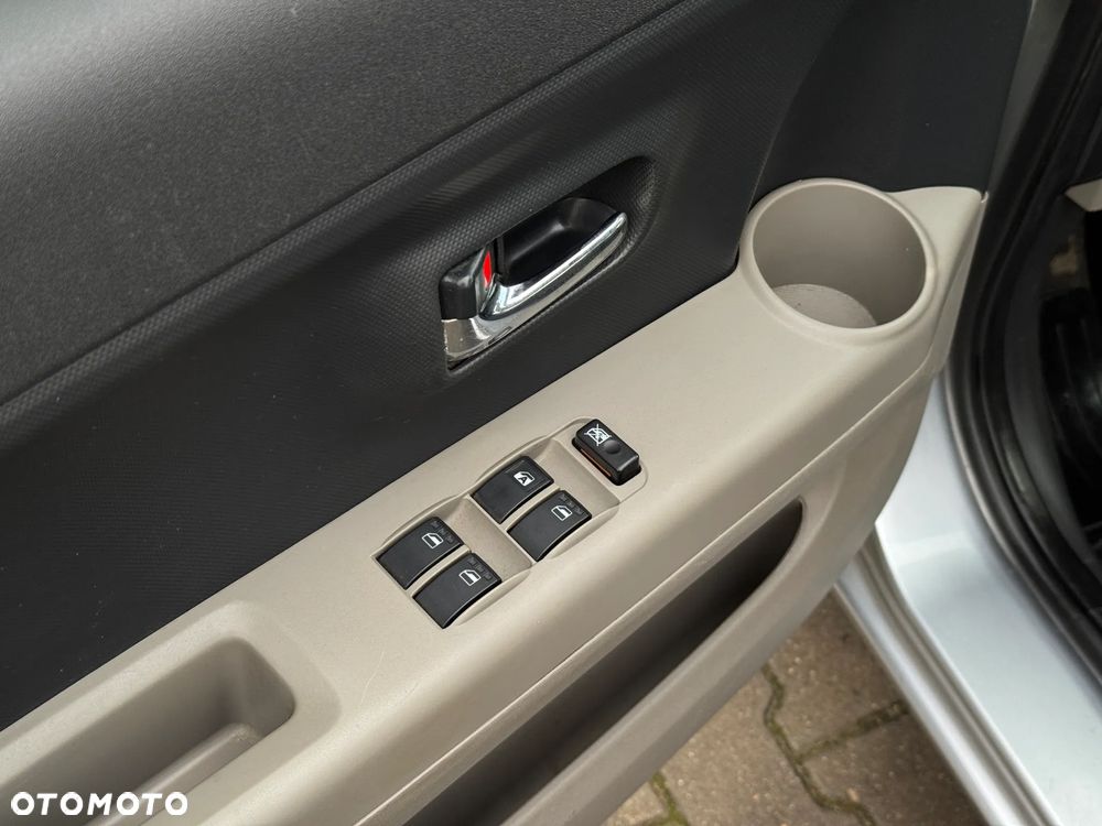 Daihatsu Sirion 1.3 - 11