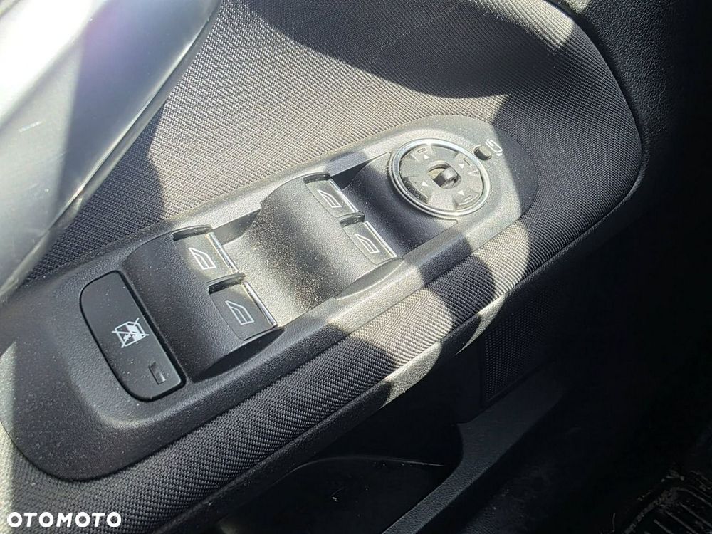 Ford Mondeo 2.0 TDCi Ambiente - 11