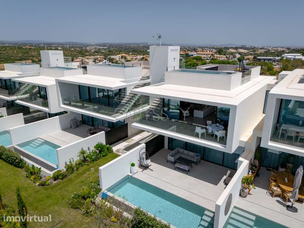 Penthouse T2 Totalmente Mobilado com Piscina Privativa no Rooftop - Grande imagem: 4/50