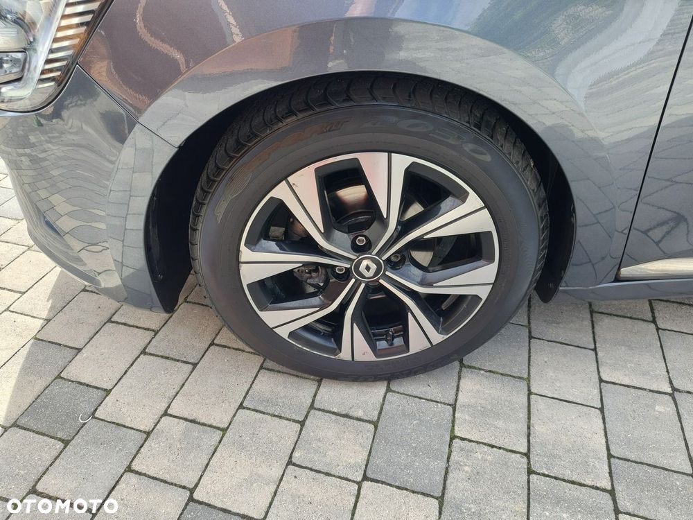 Renault Clio - 32