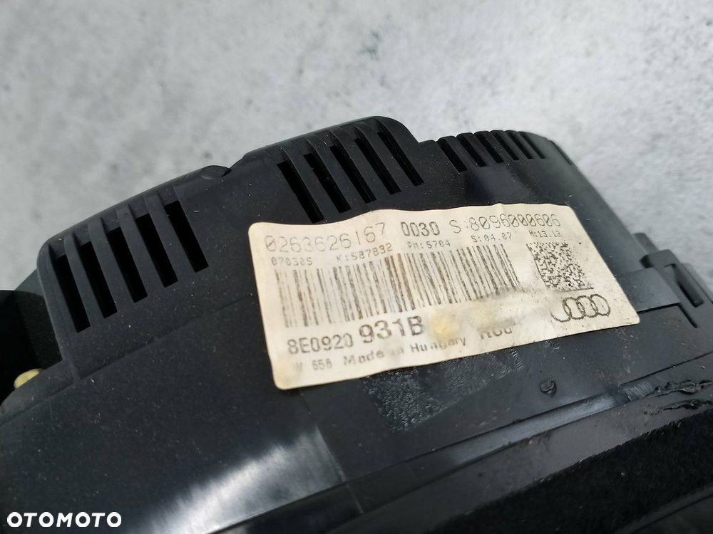 LICZNIK AUDI A4 B7 8E0920931B 1.9 TDI - 4