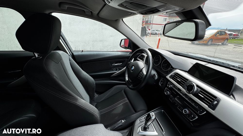 BMW Seria 3 320d Aut. Efficient Dynamics Edition - 40