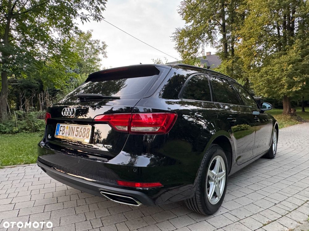 Audi A4 Avant 35 TDI S tronic design - 6