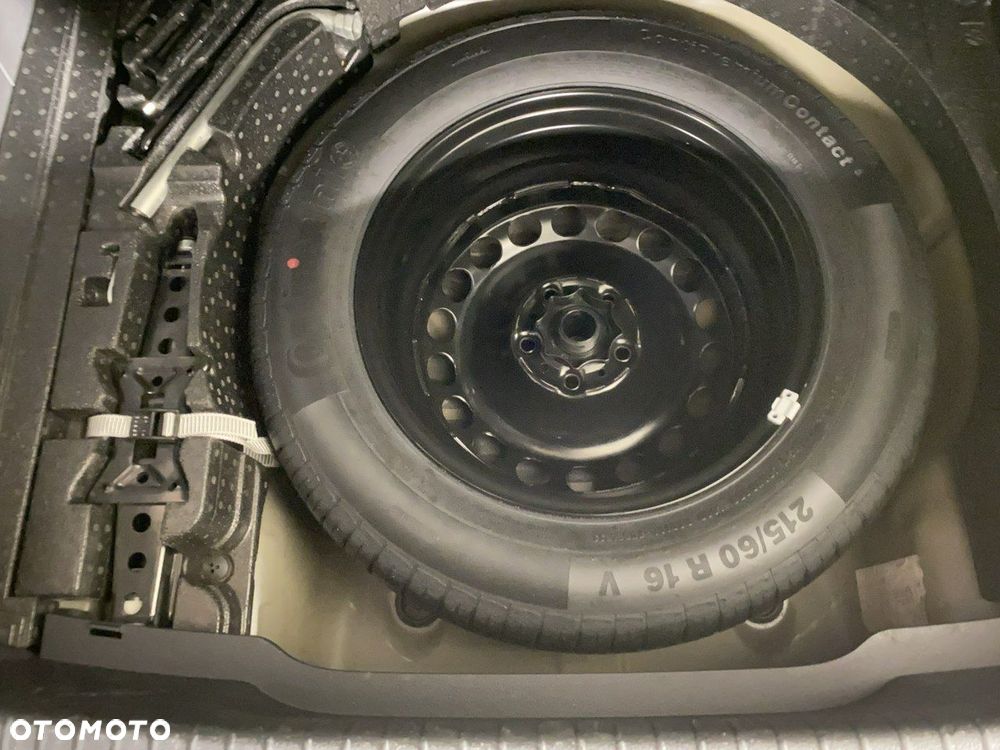 Volkswagen Passat - 16