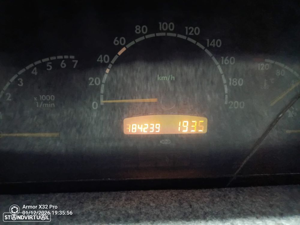 Mercedes-Benz VITO 112 CDI 2,2L 1999 (W638) 9 Lugares - 20