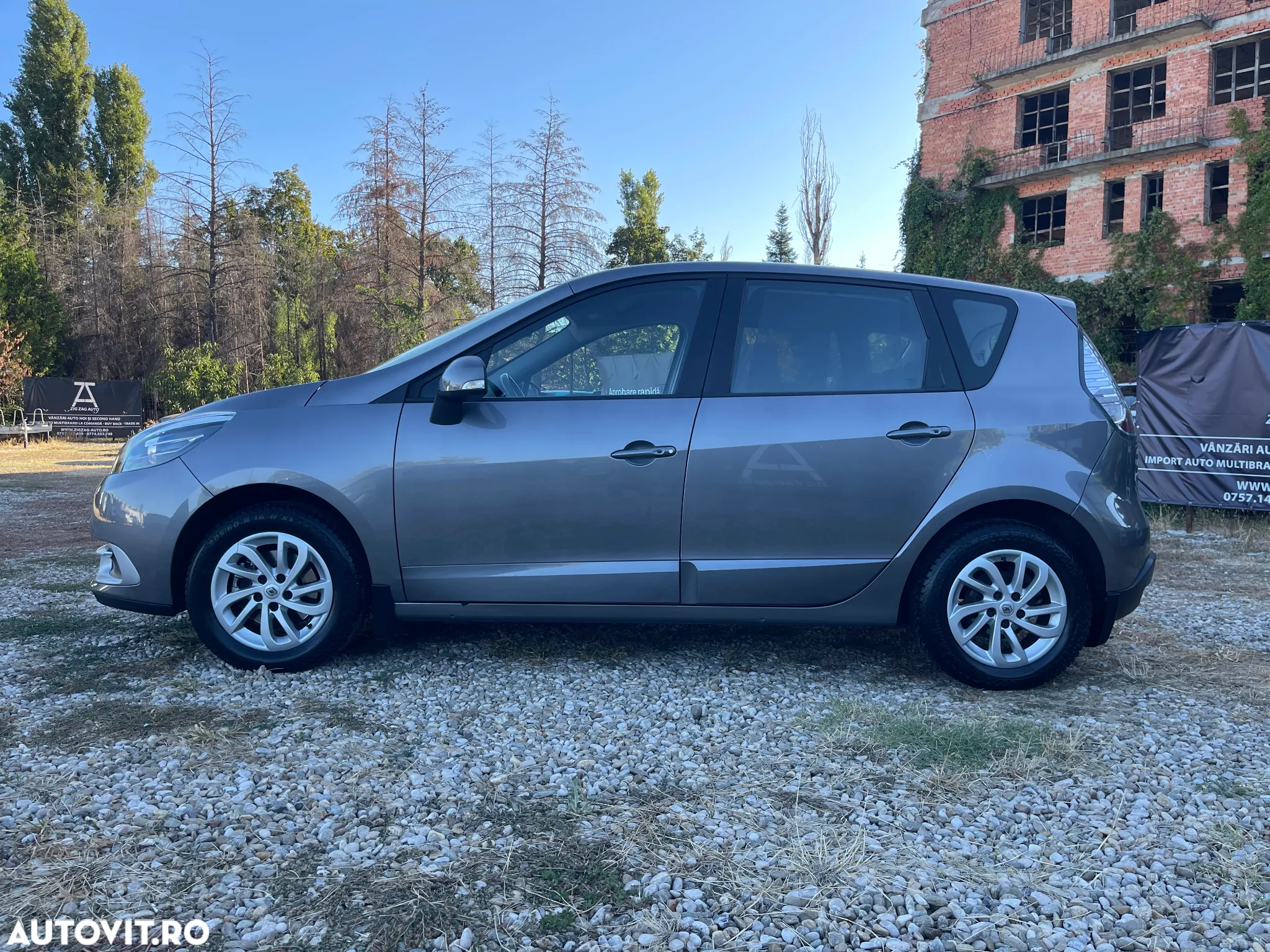Renault Scenic dCi 110 EDC Paris - 4