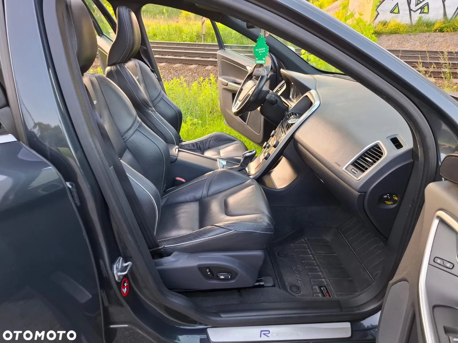 Volvo XC 60 D5 AWD RDesign - 19