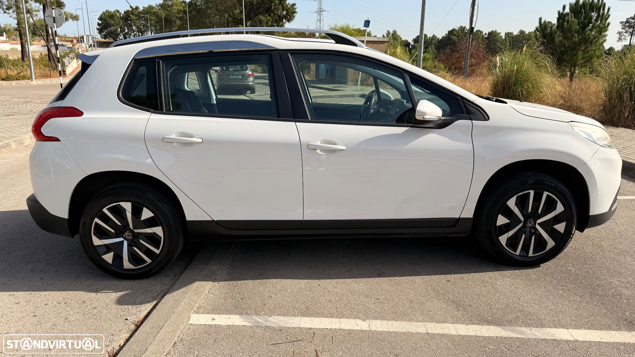 Peugeot 2008 1.2 VTi Active - 12