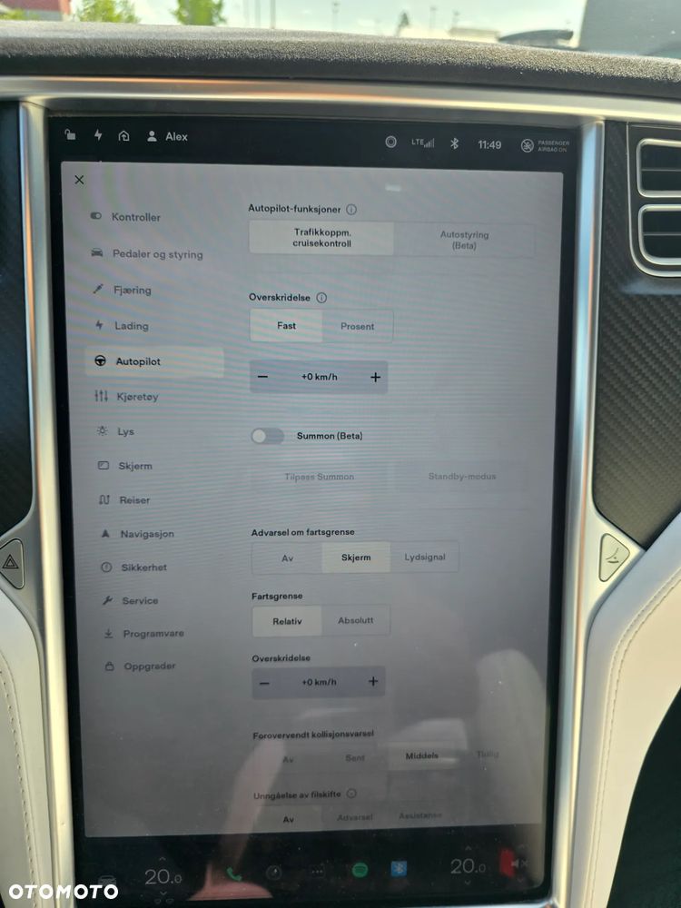 Tesla Model S Performance - 30