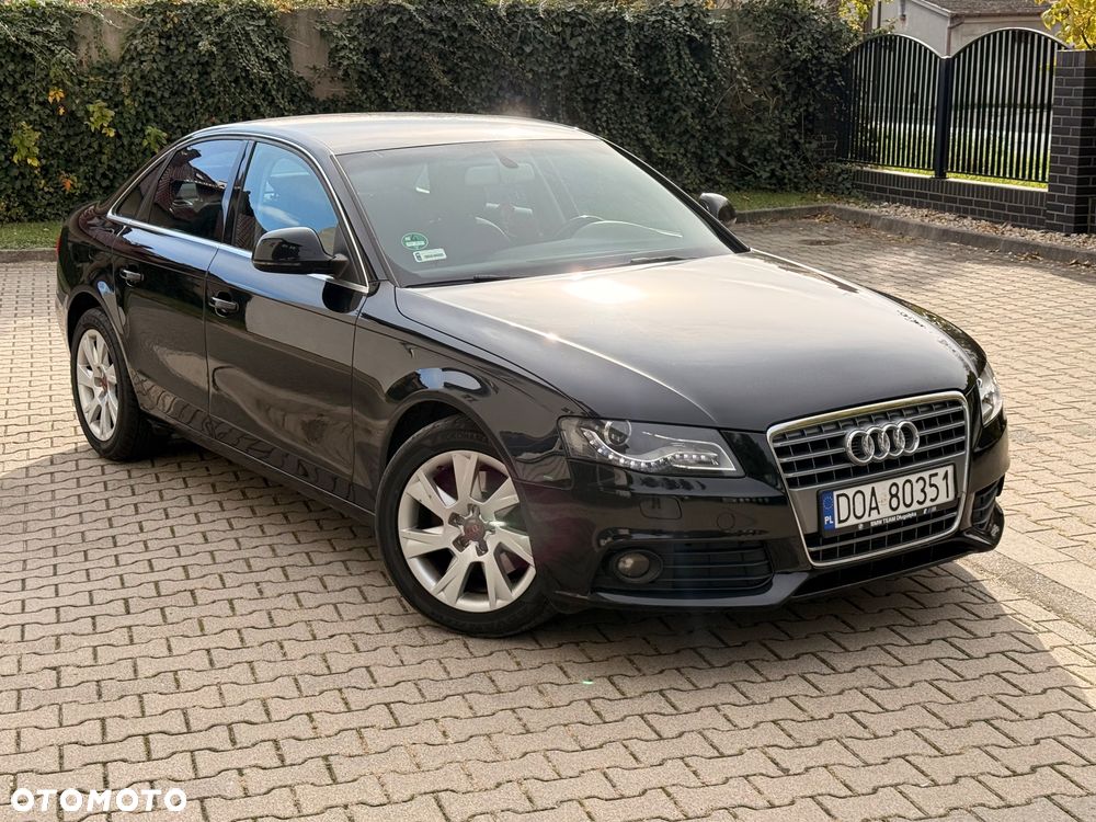 Audi A4 Limousine - 1