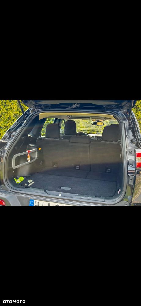 Jeep Cherokee - 16
