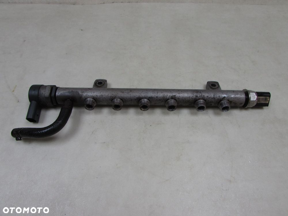 VW CRAFTER 2.5 TDI 06-11 LISTWA WTRYSKOWA PALIWA CZUJNIK 55PP12-01 076130093C 0281002992 057130764N - 1