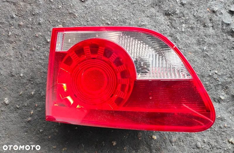 SEAT ALTEA XL 09r LAMPA LEWY TYŁ TYLNA W KLAPĘ - 1