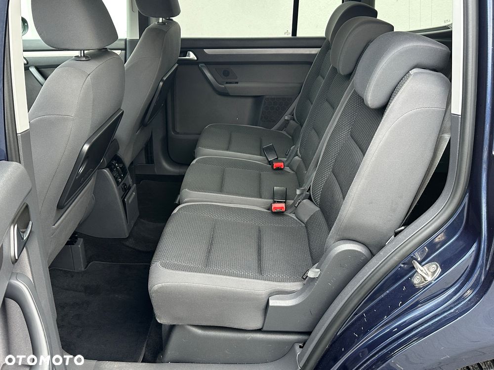 Volkswagen Touran - 20