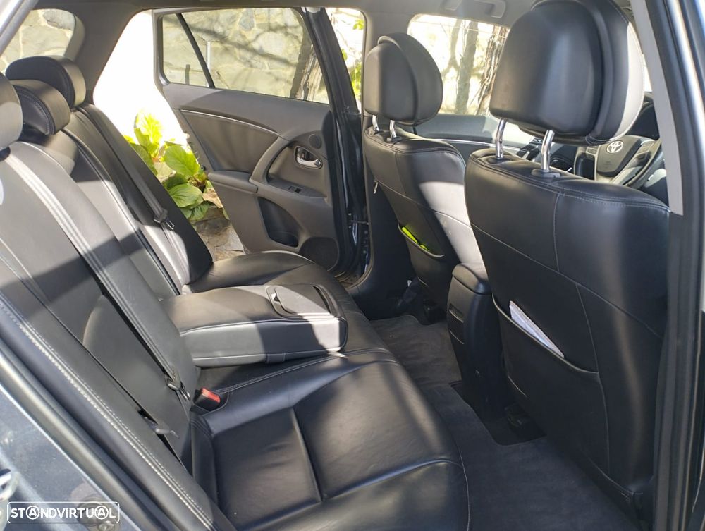 Toyota Avensis SW 2.0 D-4D - 8