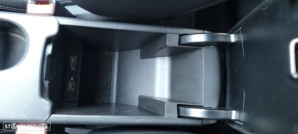 Mercedes-Benz CLA 180 d Shooting Brake Urban - 32