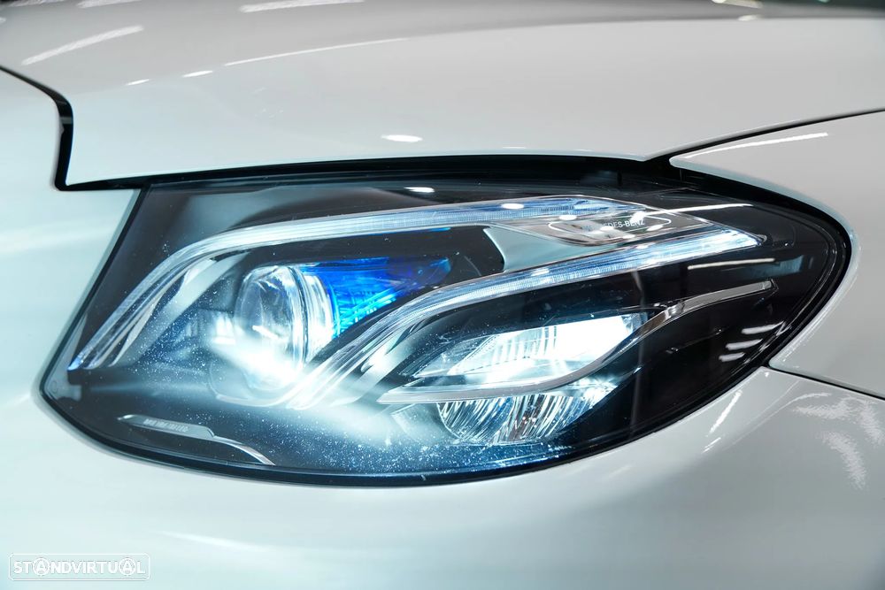 Mercedes-Benz E 300 d AMG designo 7L - 13