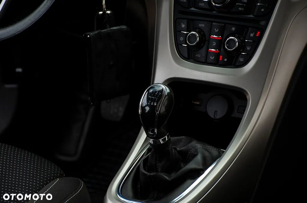 Opel Astra 1.4 Turbo Edition - 27