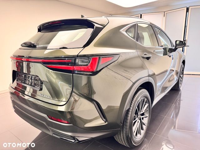 Lexus NX 350h Elegance 2WD - 3