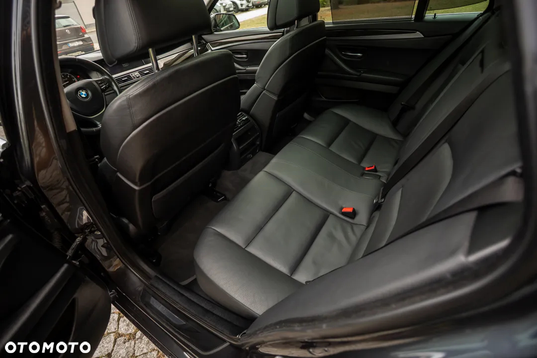 BMW Seria 5 530d xDrive - 17