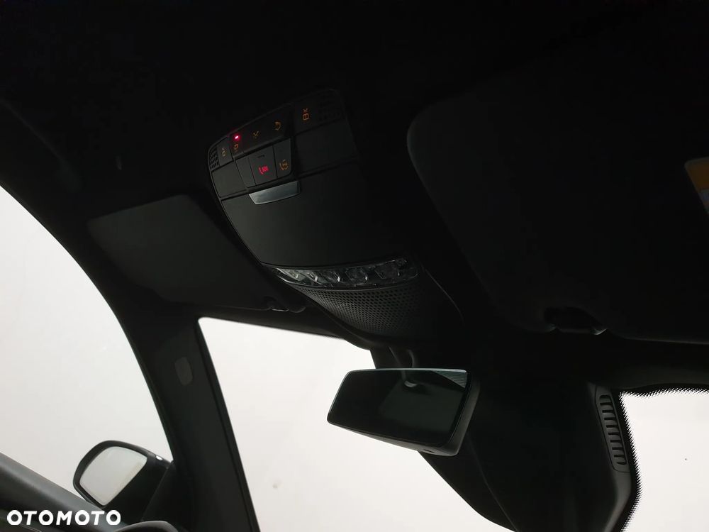 Mercedes-Benz GLC 300 de 4Matic 9G-TRONIC AMG Line Plus - 33
