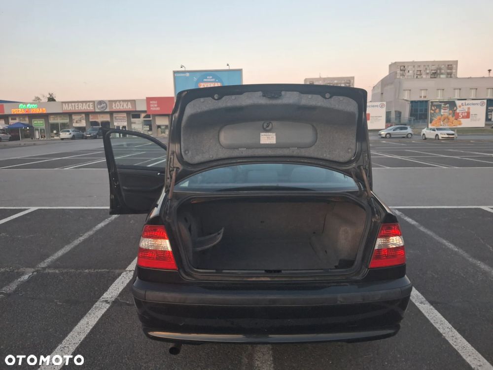 BMW Seria 3 316i - 8