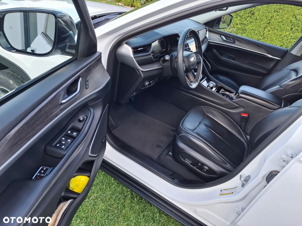 Jeep Grand Cherokee - 31