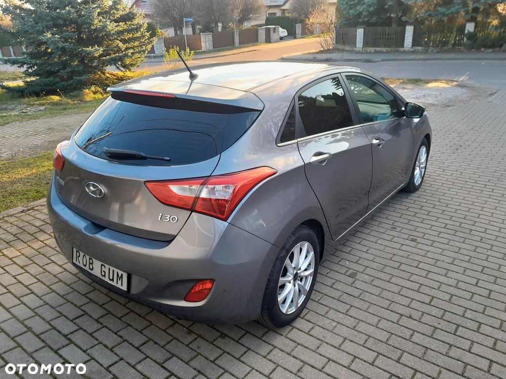 Hyundai i30 blue 1.6 GDI Passion - 5