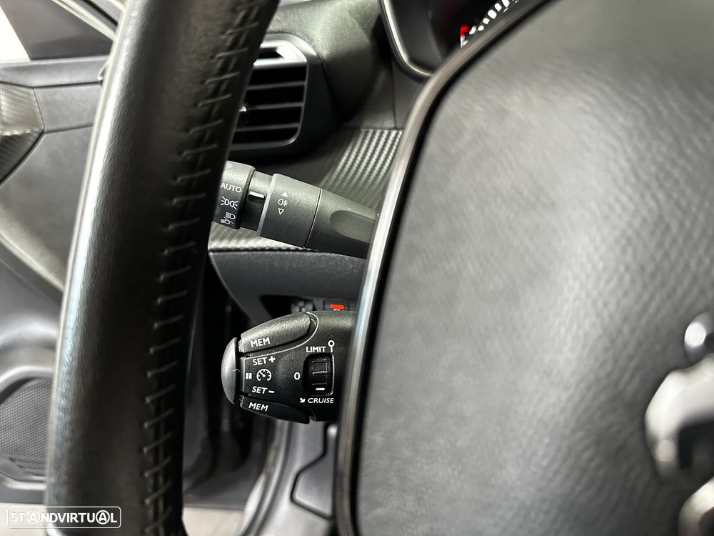 Peugeot 208 1.2 PureTech Active Pack - 22
