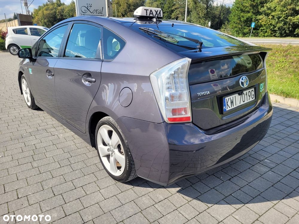 Toyota Prius - 3