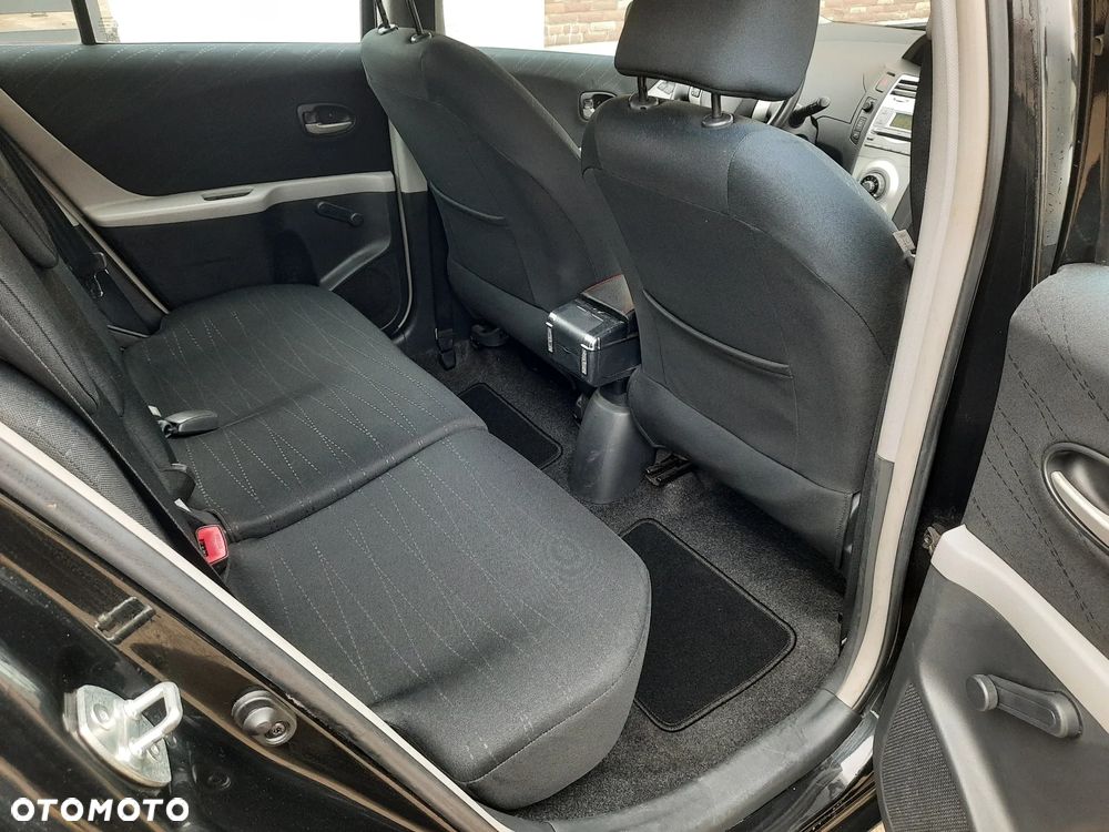 Toyota Yaris 1.3 Sol Premium - 17