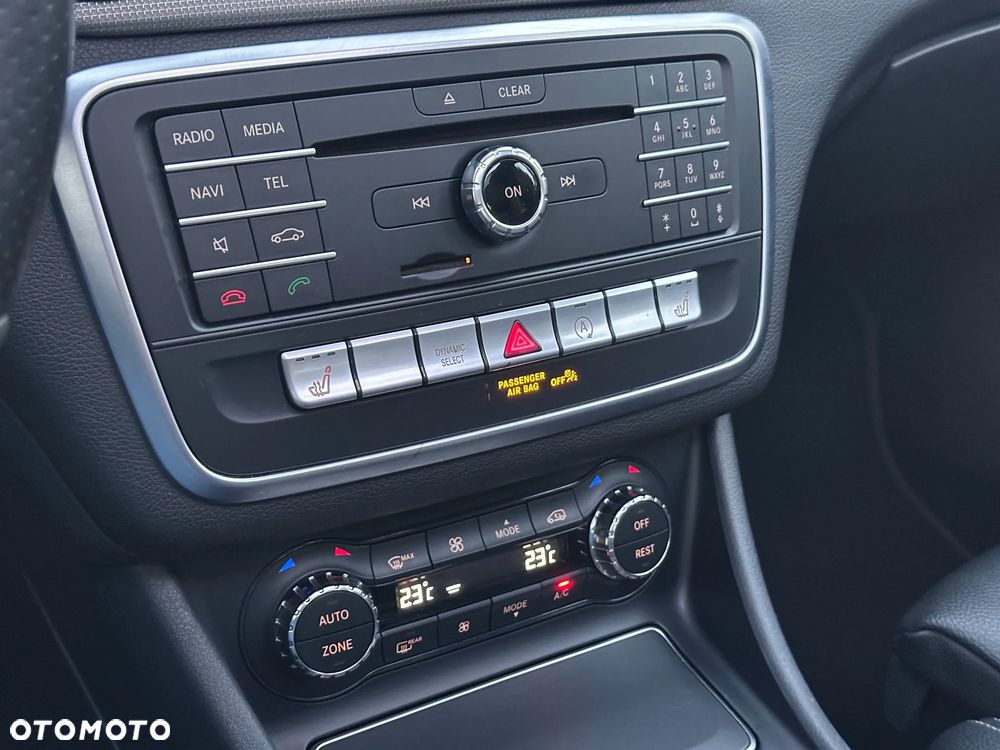 Mercedes-Benz CLA 250 4Matic 7G-DCT Urban - 24