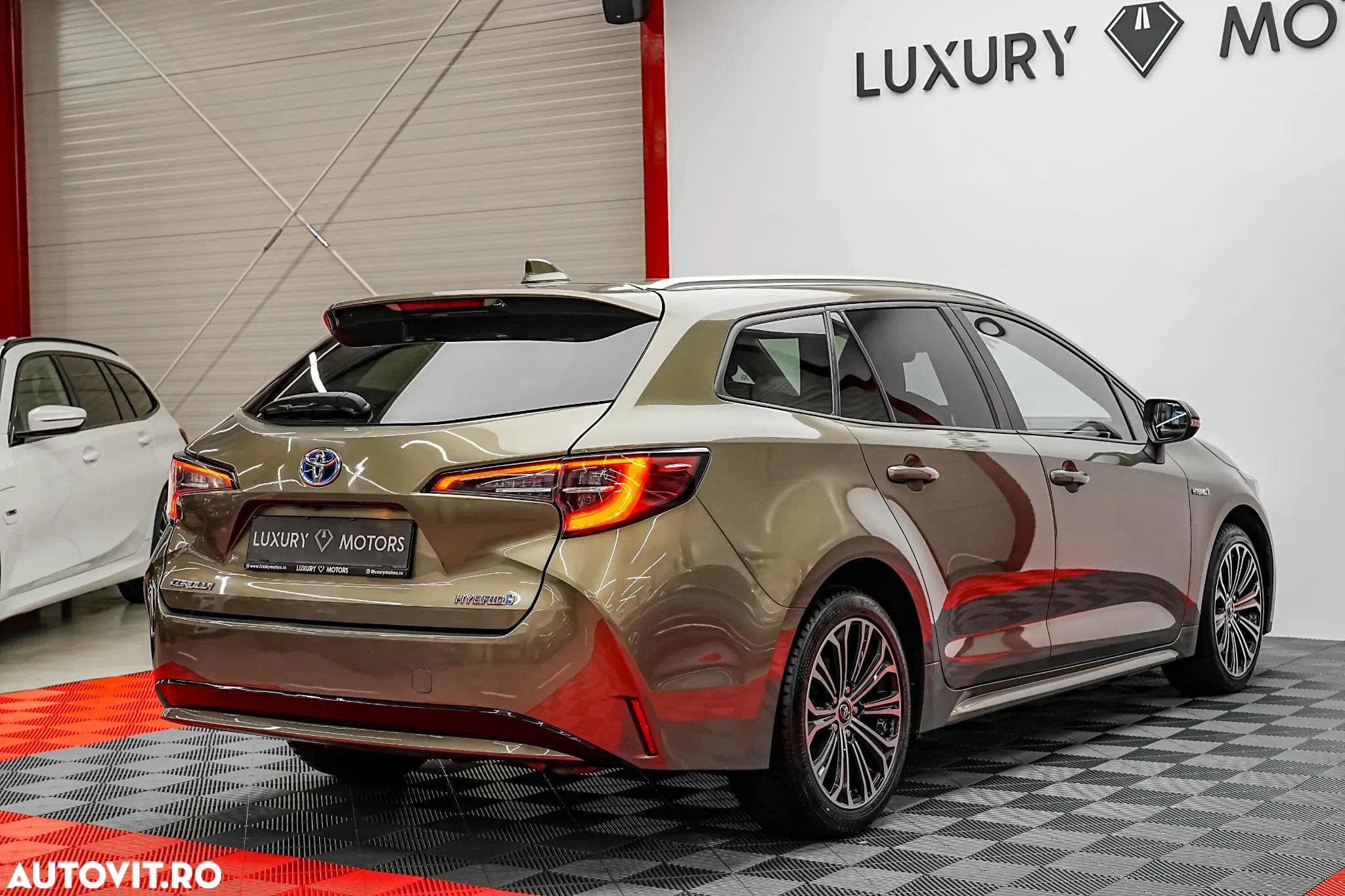 Toyota Corolla 1.8 Hybrid Touring Sports Business Edition - 14