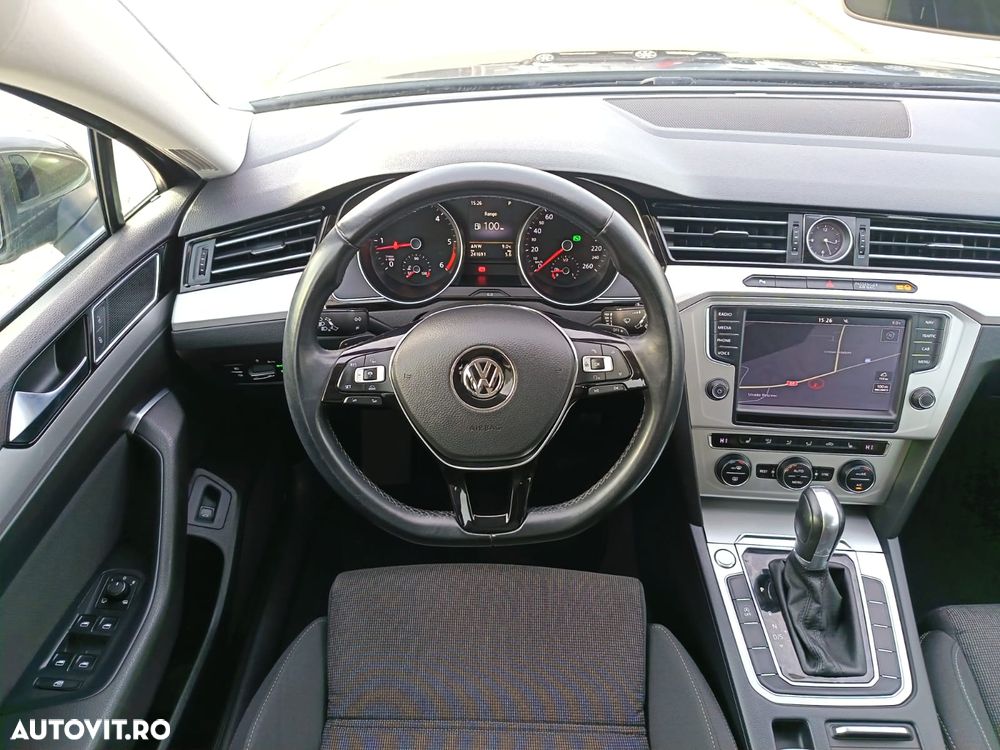 Volkswagen Passat 2.0 TDI DSG (BlueMotion Technology) Comfortline - 11