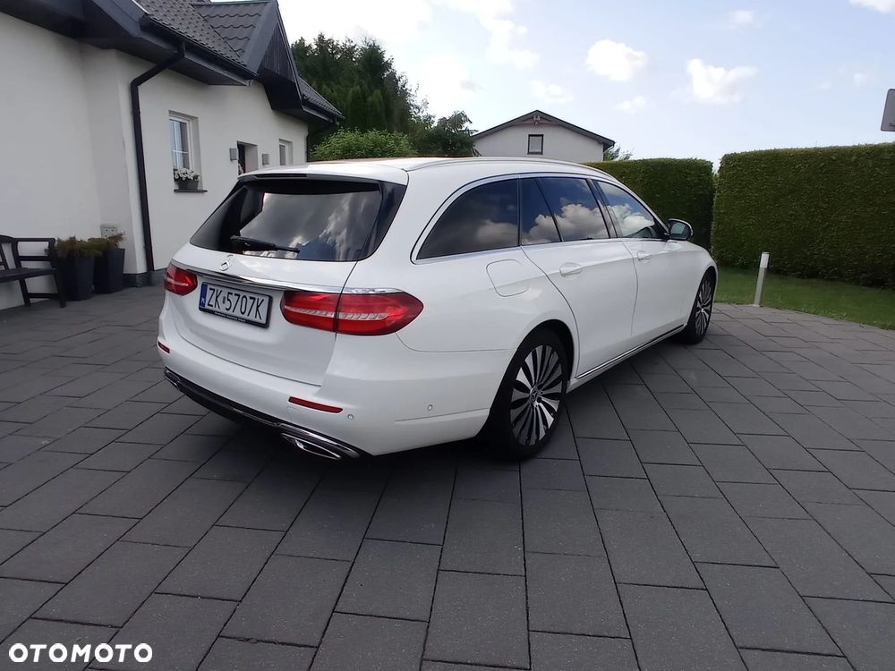 Mercedes-Benz Klasa E 220 d 9G-TRONIC - 4