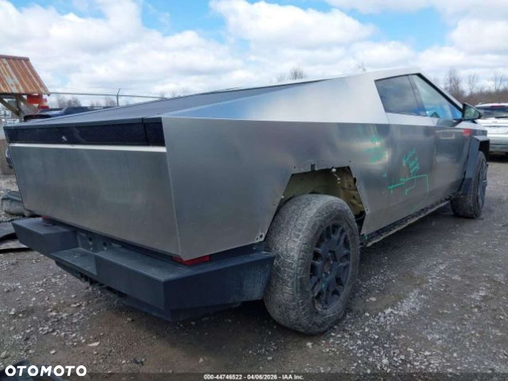 Tesla Cybertruck - 5