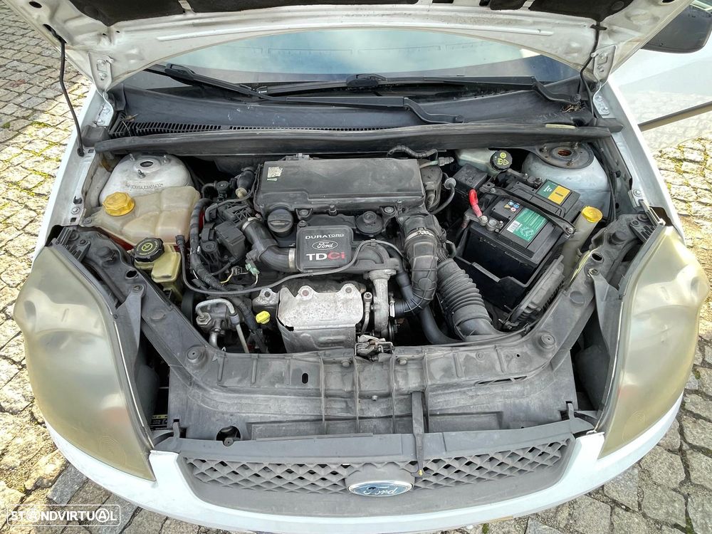 Ford Fiesta Van 1.4 Tdci  A/C - 12