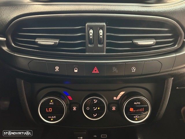 Fiat Tipo Station Wagon 1.3 M-Jet Lounge Tech J17 - 17