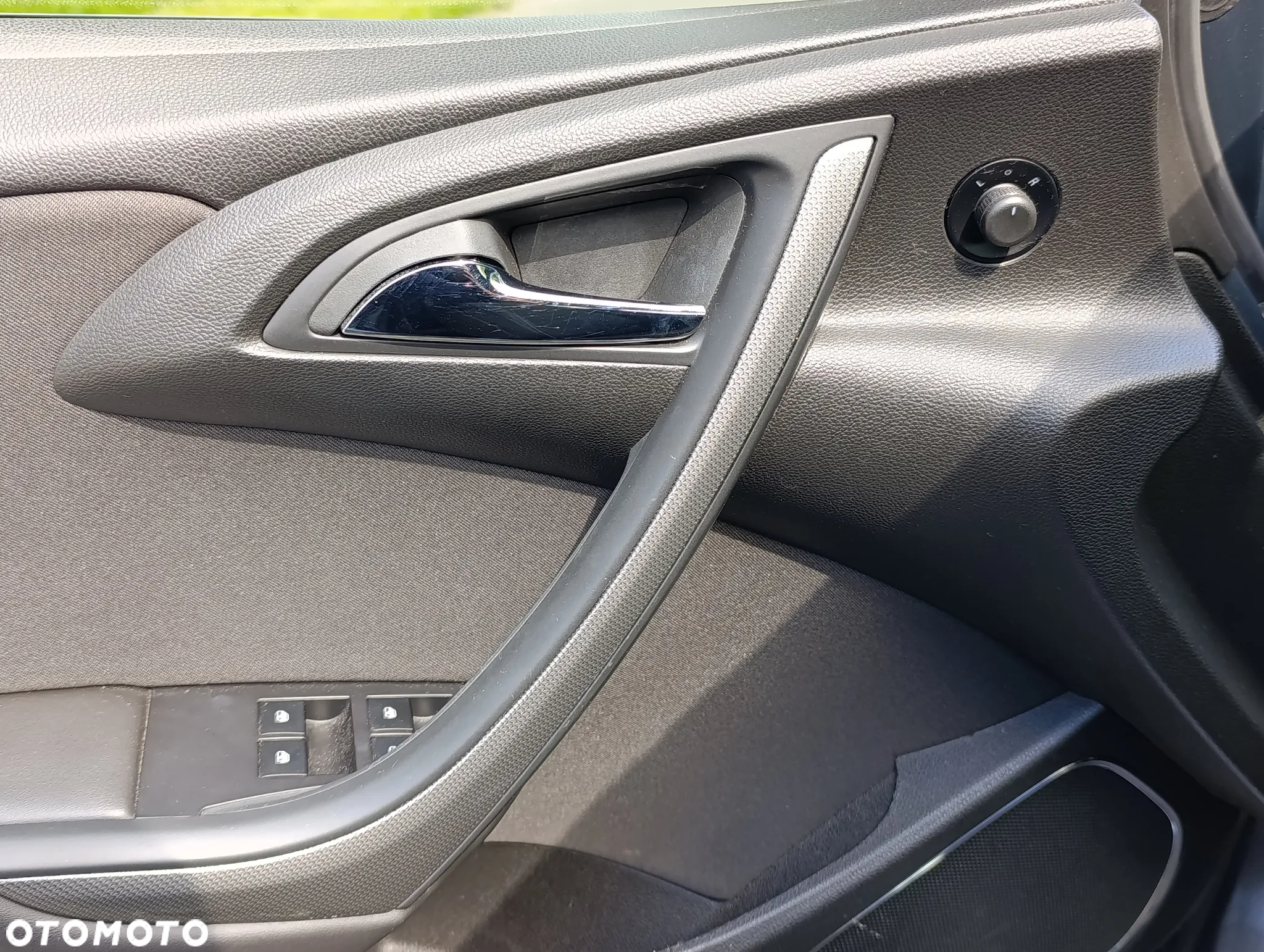 Opel Cascada 1.4 T Cosmo S&S - 25