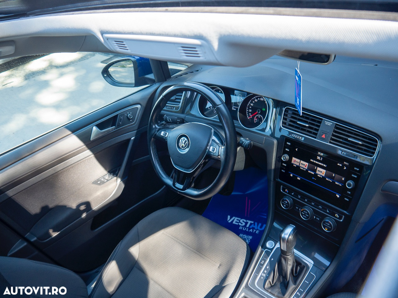 Volkswagen Golf 1.5 eTSI OPF DSG R-Line - 3
