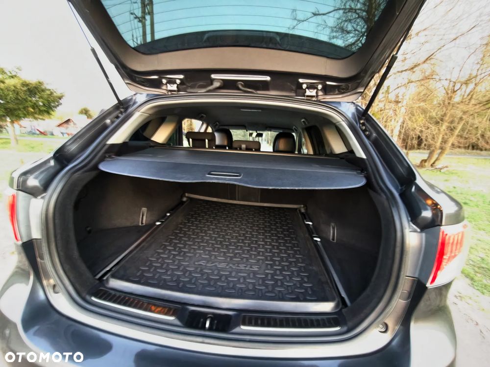 Toyota Avensis 1.8 Sol EU5 - 6